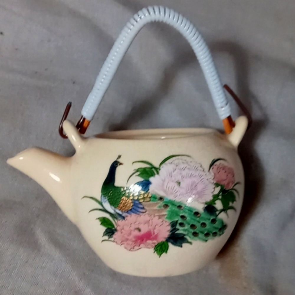Vintage Satsuma Japan Mini Porcelain Teapot Missing Lid